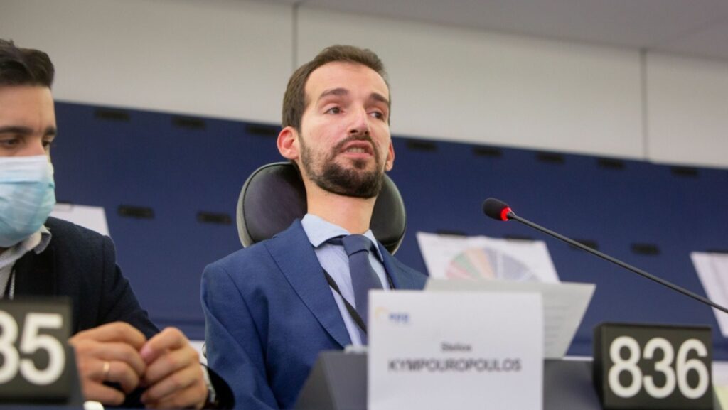 Ο ευρωβουλευτής της Νέας Δημοκρατίας Στέλιος Κυμπουρόπουλος. Στιγμιότυπο από την Ολομέλεια του Ευρωκοινοβουλίου στο Στρασβούργιο